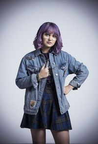 Bio profile offAriela Barer